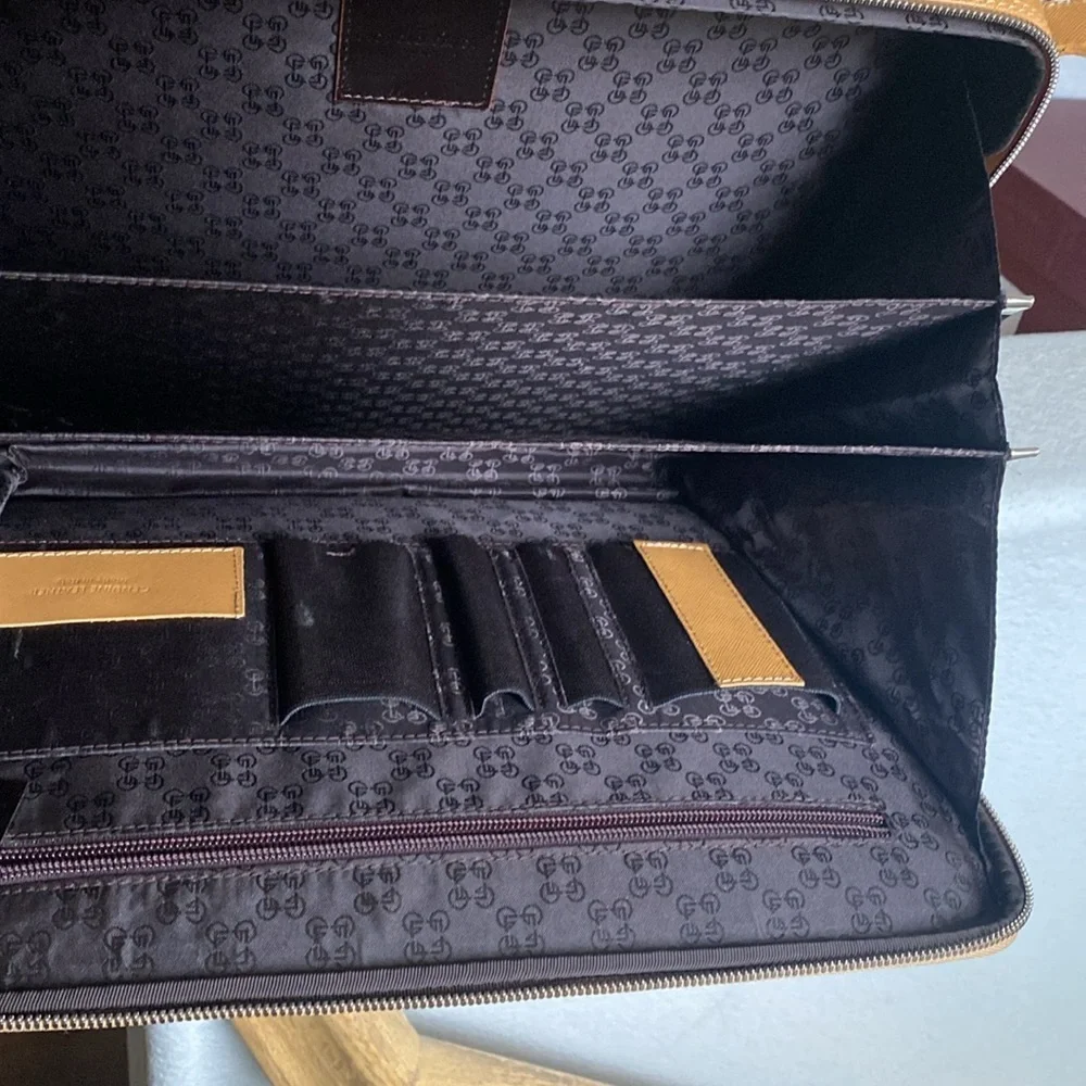 Giorgio Fedon Stylish Leather Briefcase. Made in Italy